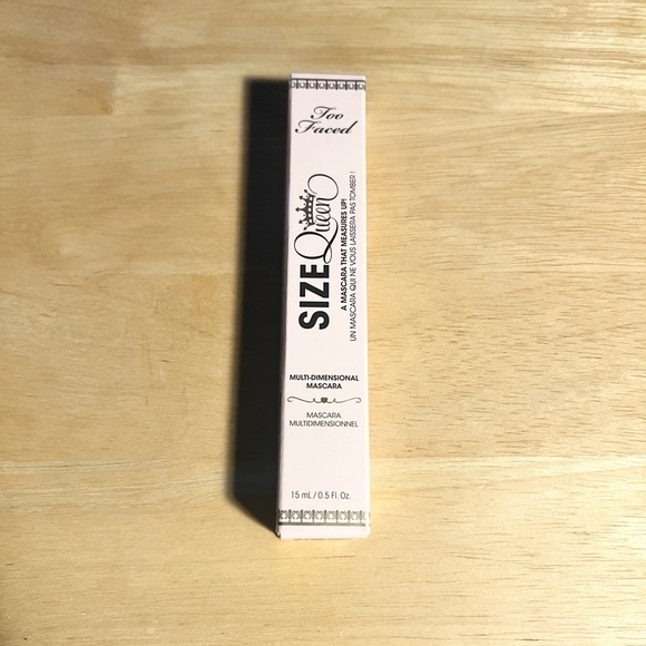 Too Faced: 15 ML Size Queen Mascara - Black - Picture 4 of 4